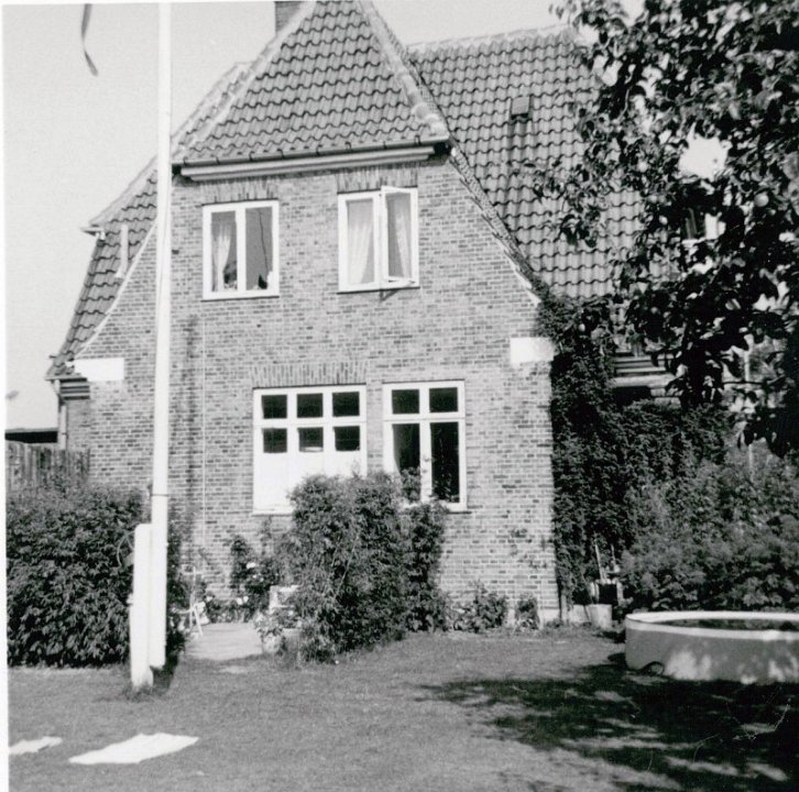 85a